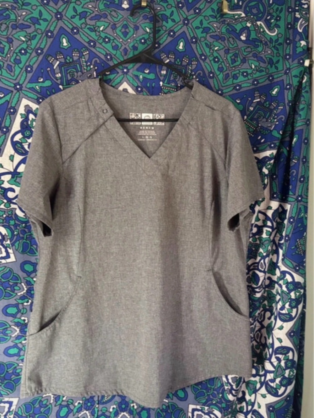 Wonder Wink Scrub top EUC